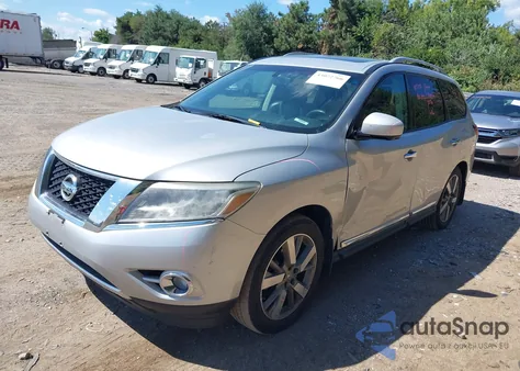 2015 Nissan Pathfinder Platinum z USA, uszkodzony, nr VIN 5N1AR2MM2FC672759